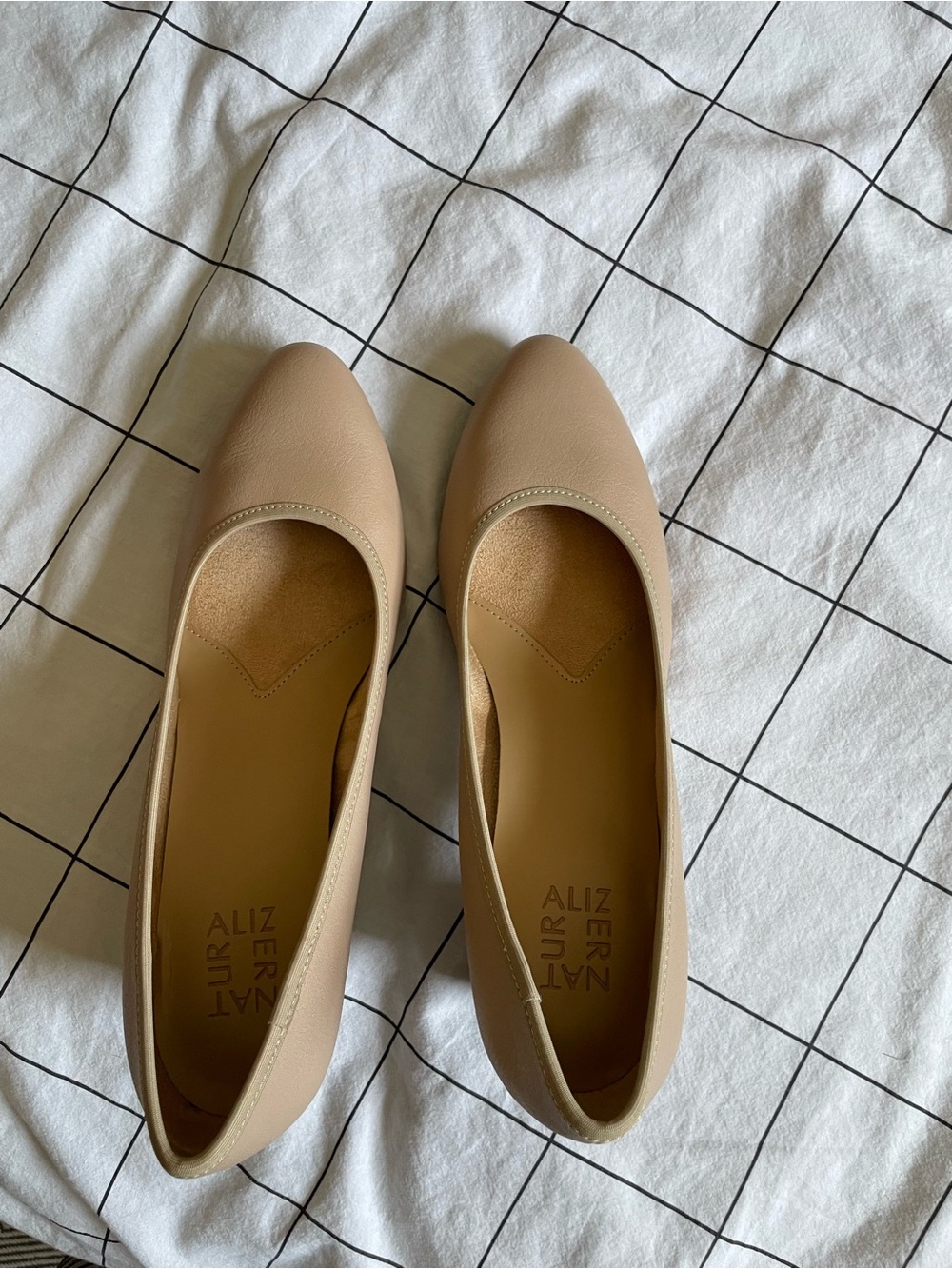 Naturalizer Nude Pumps